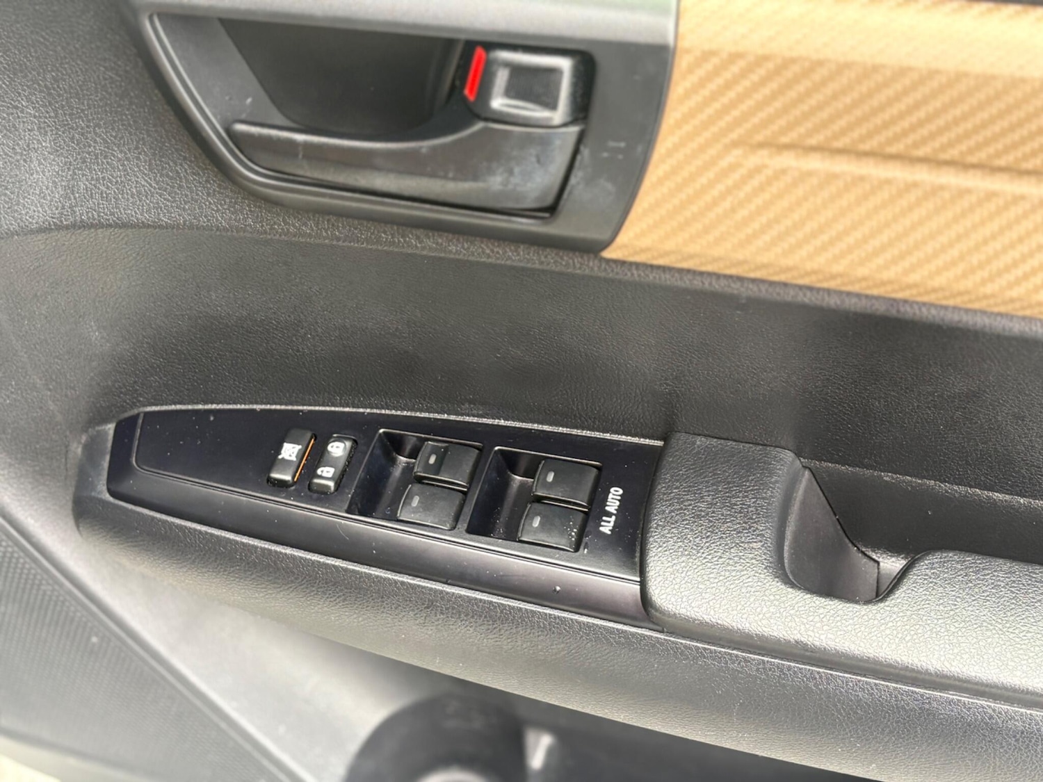 Used Toyota Corolla for sale - 78048165: Photo 28