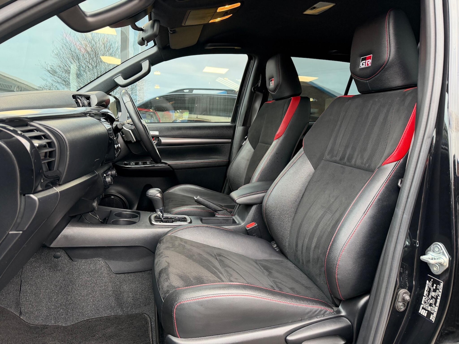 Used Toyota Hilux for sale - 77854060: Photo 18