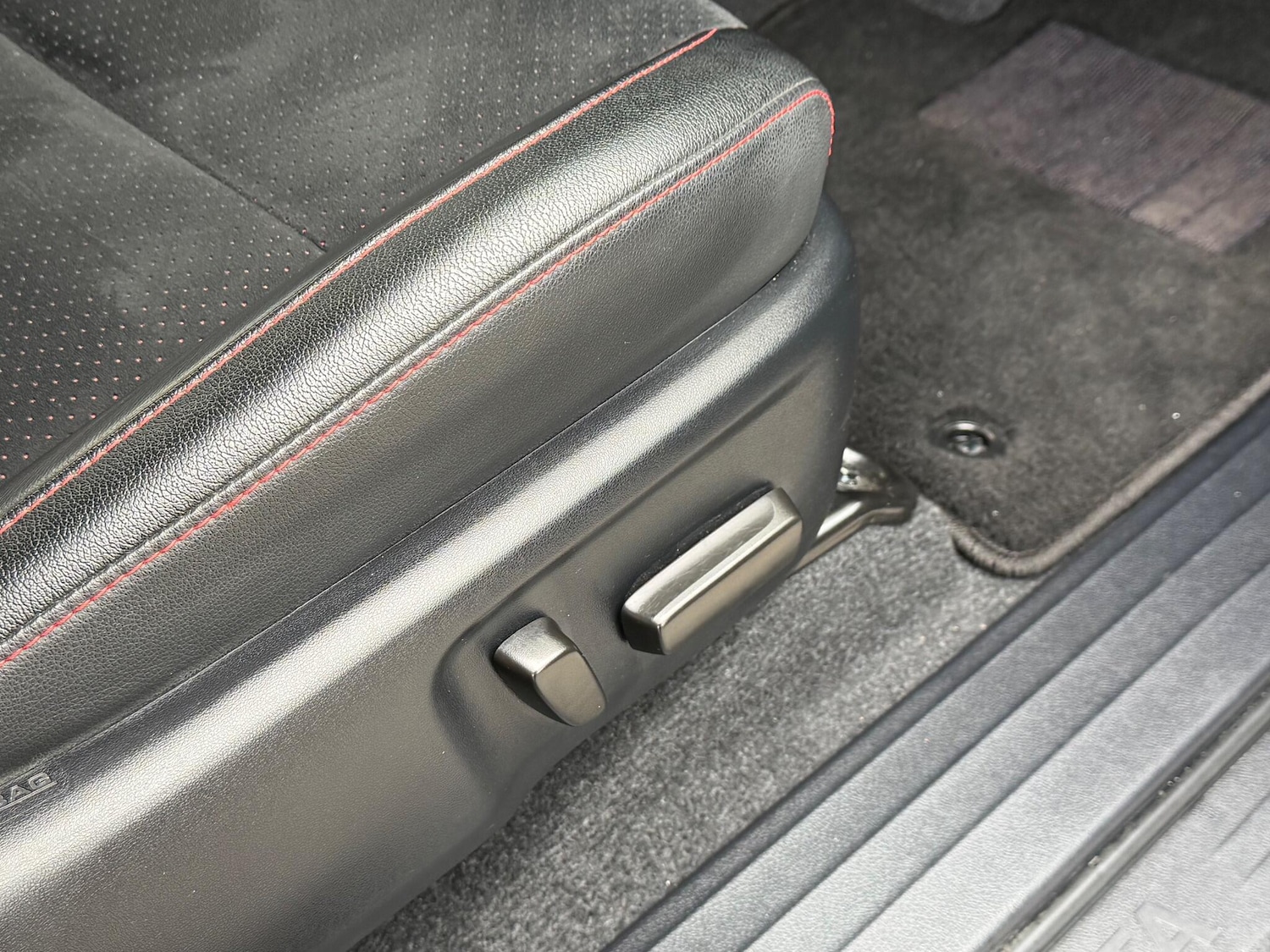 Used Toyota Hilux for sale - 77854060: Photo 25