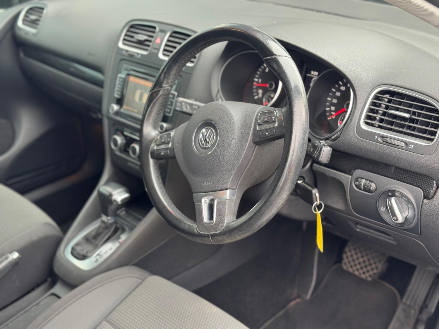 Used Volkswagen Golf 2010 for sale - 77229435: Photo 13