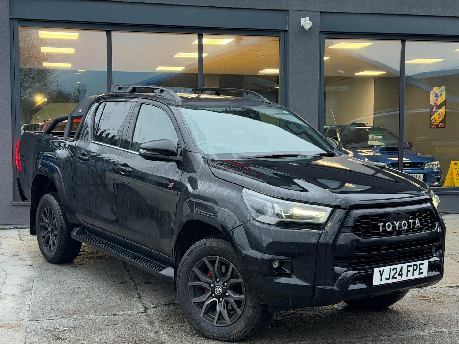 Used Toyota Hilux for sale - 77330543: Photo 2