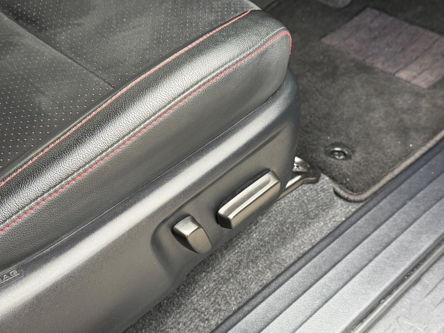 Used Toyota Hilux for sale - 77330543: Photo 25