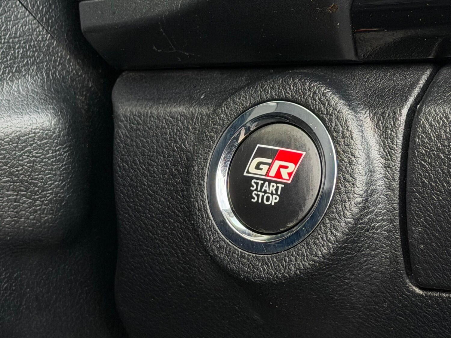 Used Toyota Hilux for sale - 77330543: Photo 42