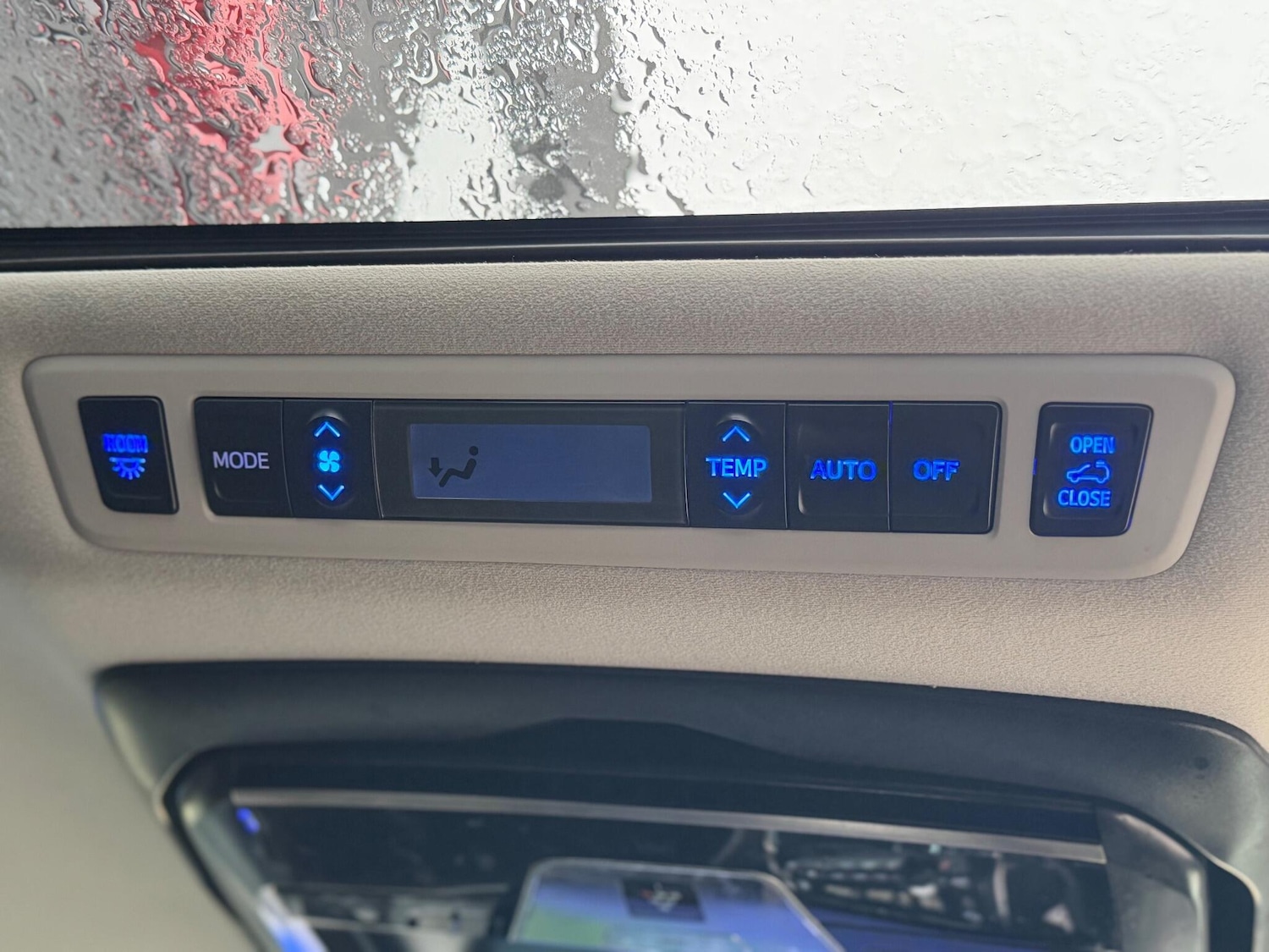 Used Toyota Alphard for sale - 77103565: Photo 26