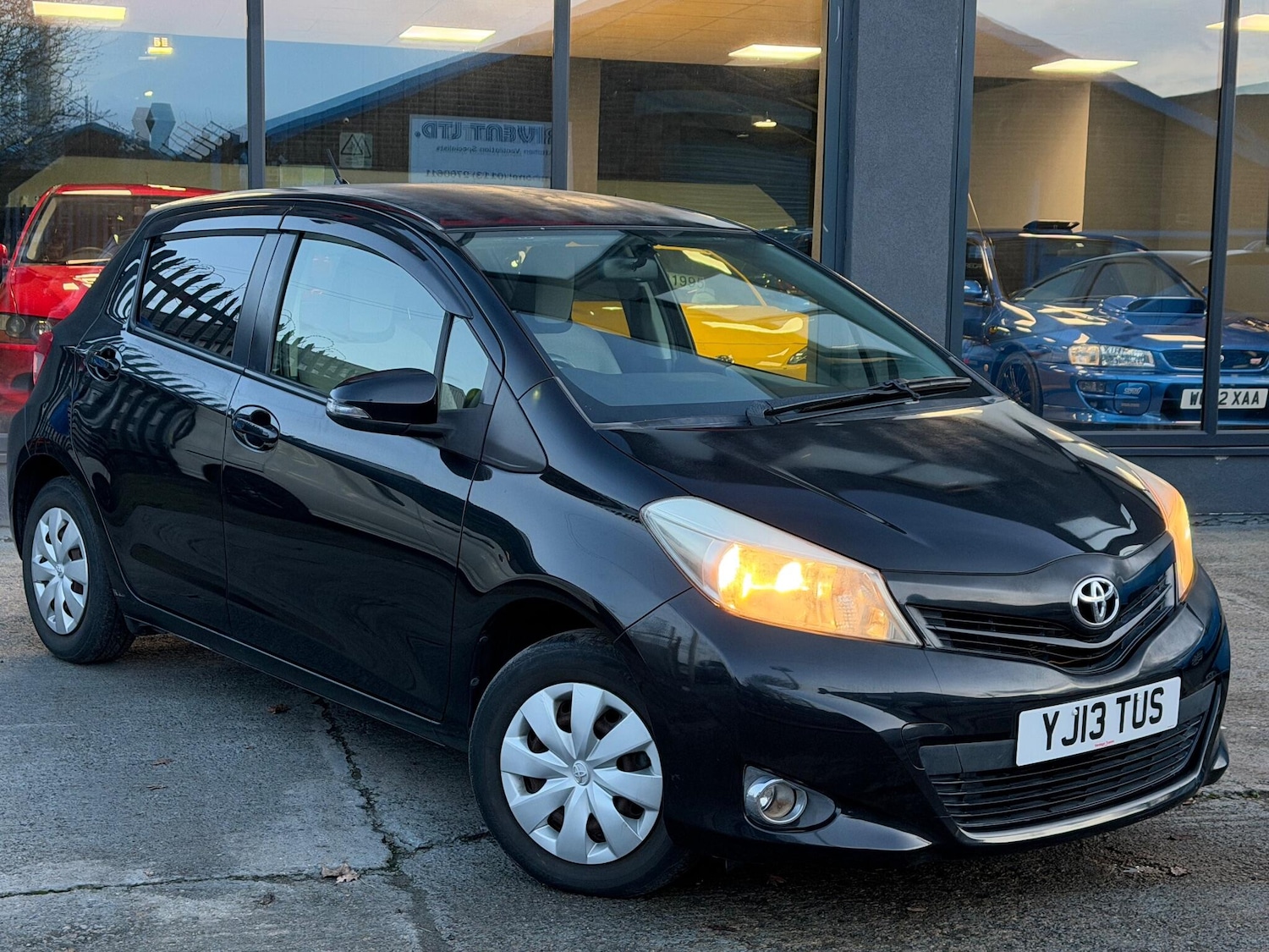 Used Toyota Yaris for sale - 77314571: Photo 2