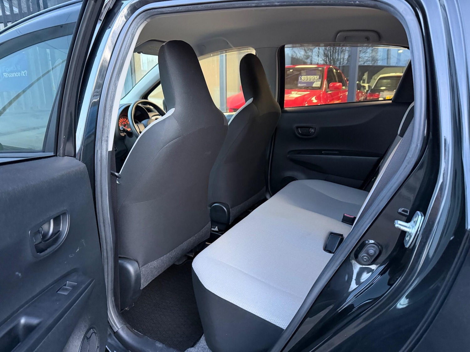 Used Toyota Yaris for sale - 77314571: Photo 30