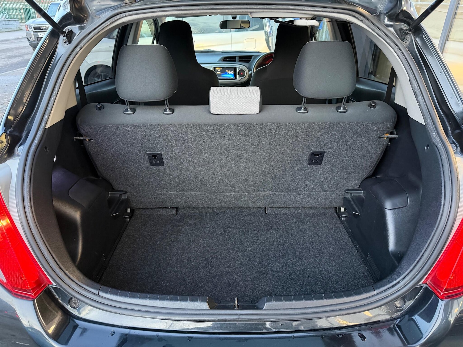 Used Toyota Yaris for sale - 77314571: Photo 31