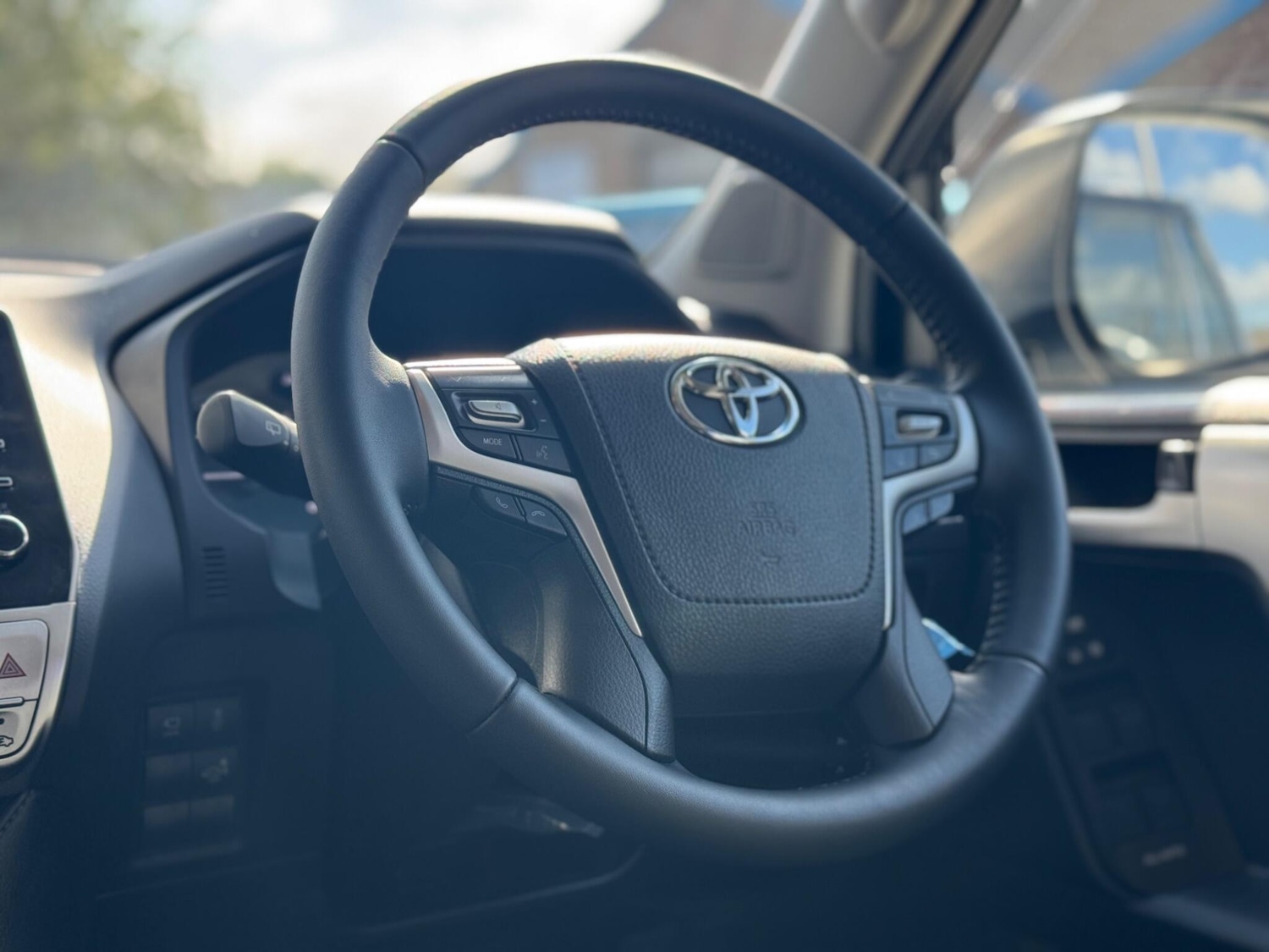 Used Toyota Land Cruiser for sale - 77103596: Photo 22