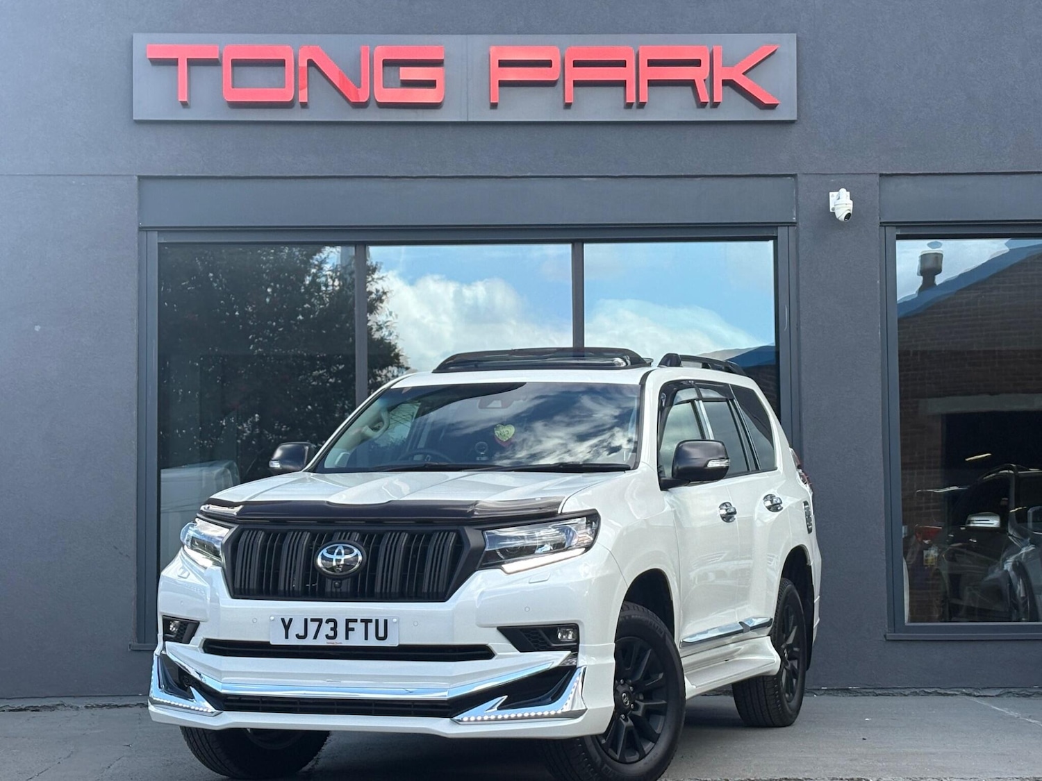 Used Toyota Land Cruiser for sale - 77103596: Photo 4