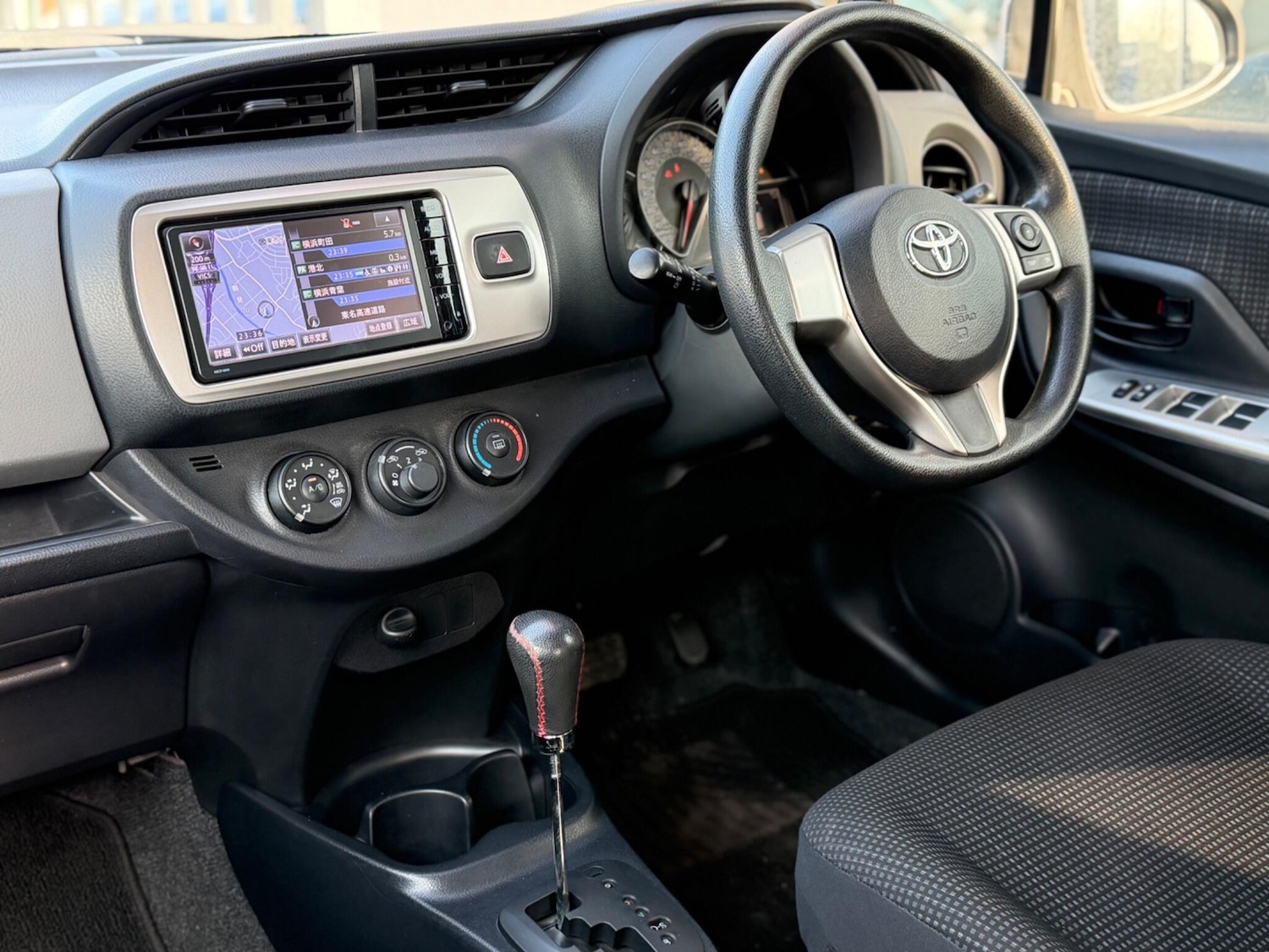 Used Toyota Yaris for sale - 78047124: Photo 3