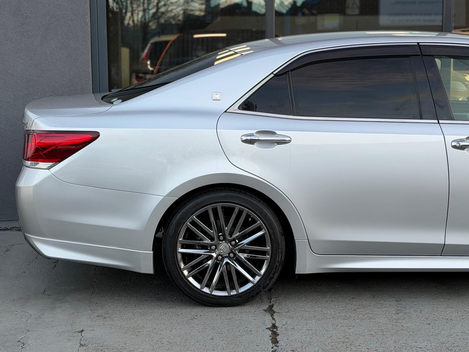 Used Toyota Crown for sale - 77396179: Photo 10