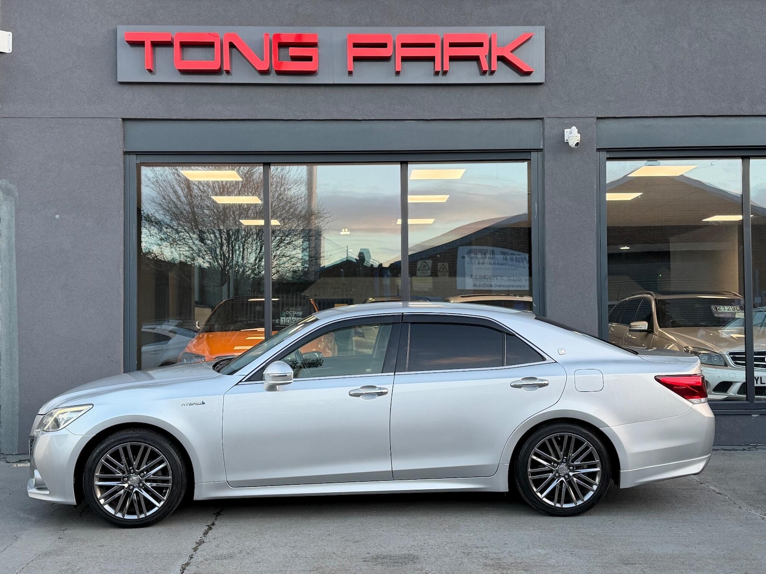 Used Toyota Crown for sale - 77396179: Photo 4