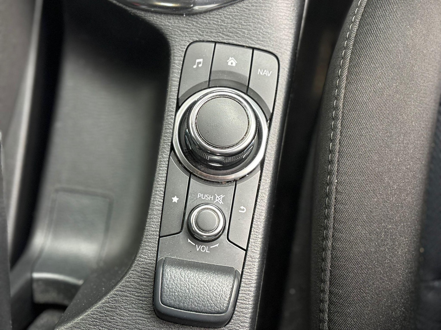 Used Mazda Mazda2 for sale - 77455090: Photo 32