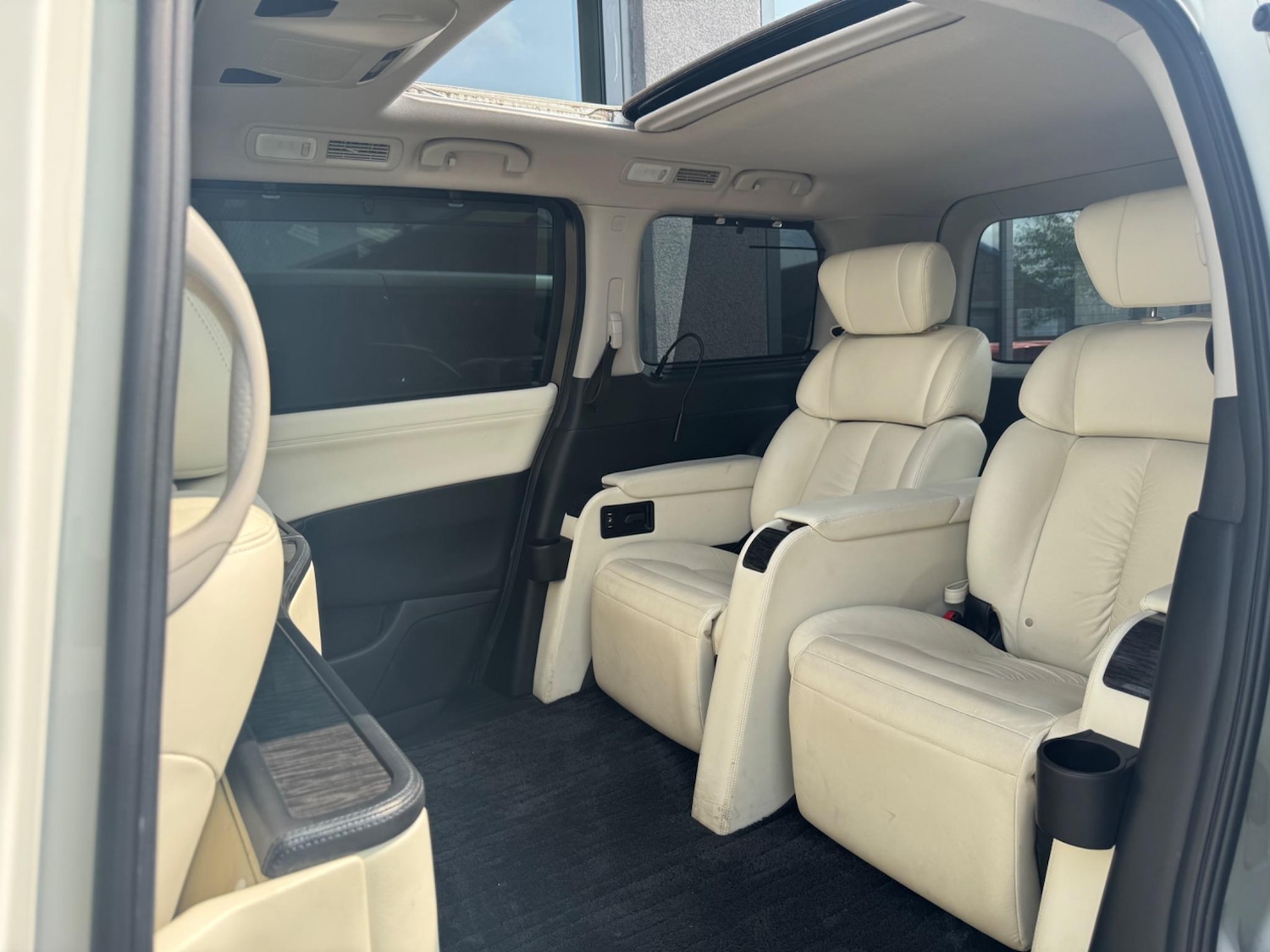 Used Nissan Elgrand 2025 for sale - 77550230: Photo 35