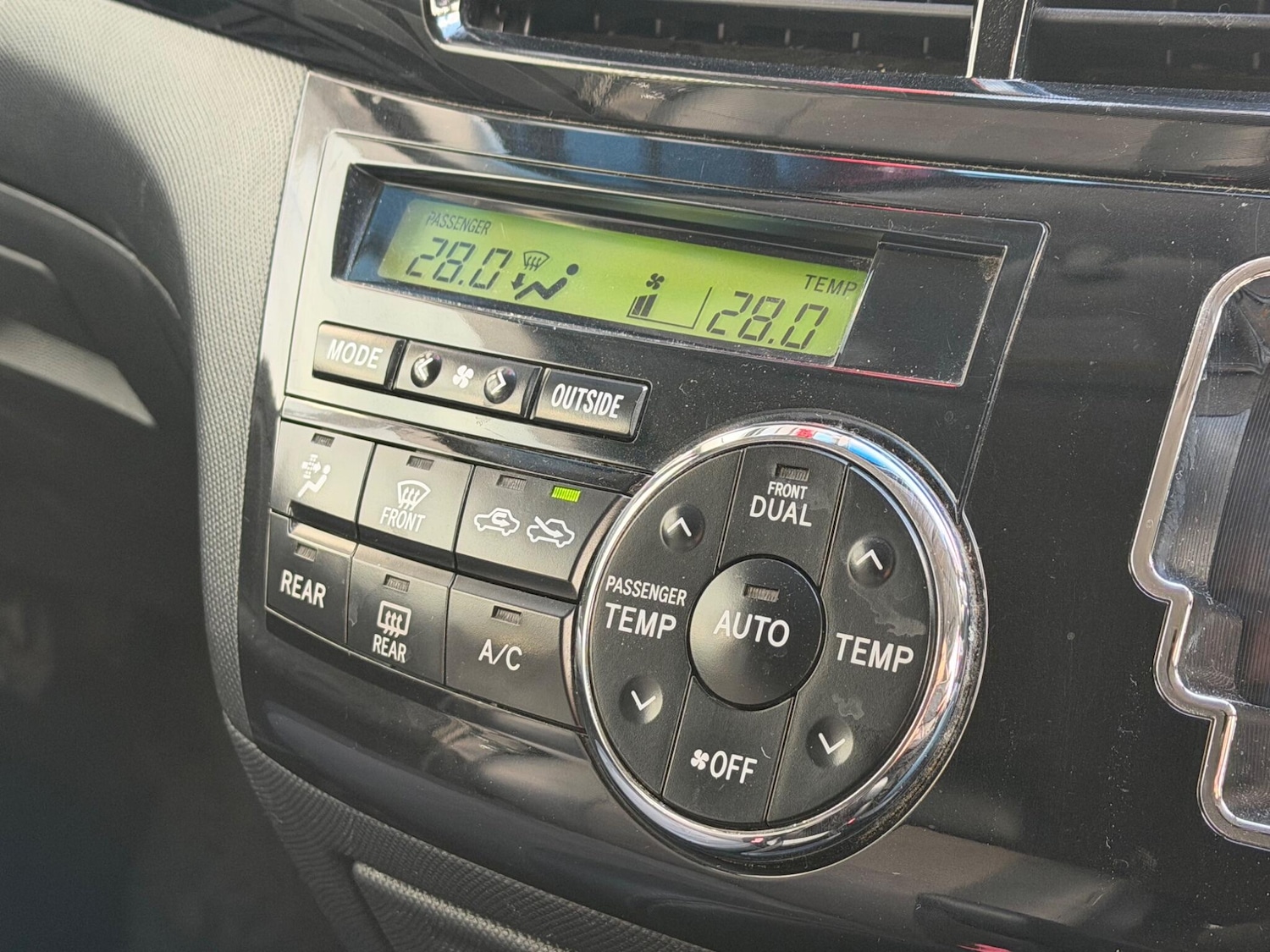 Used Toyota Estima for sale - 77646986: Photo 24