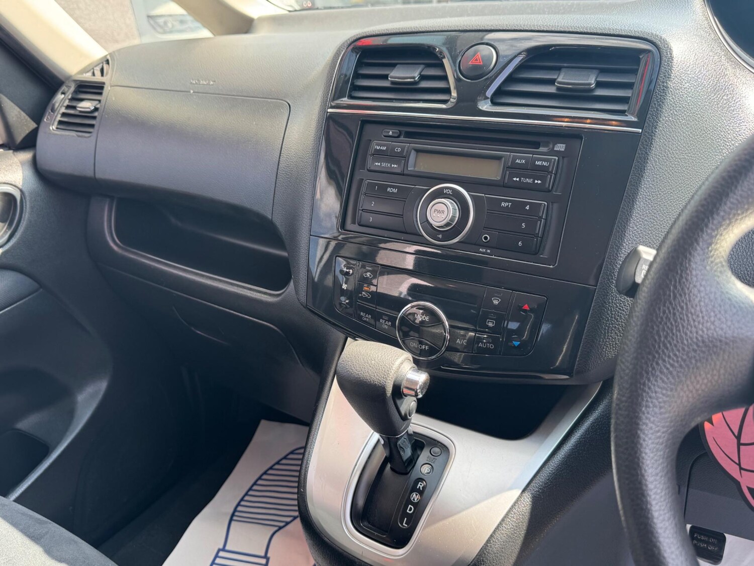 Used Nissan Serena for sale - 77683543: Photo 19