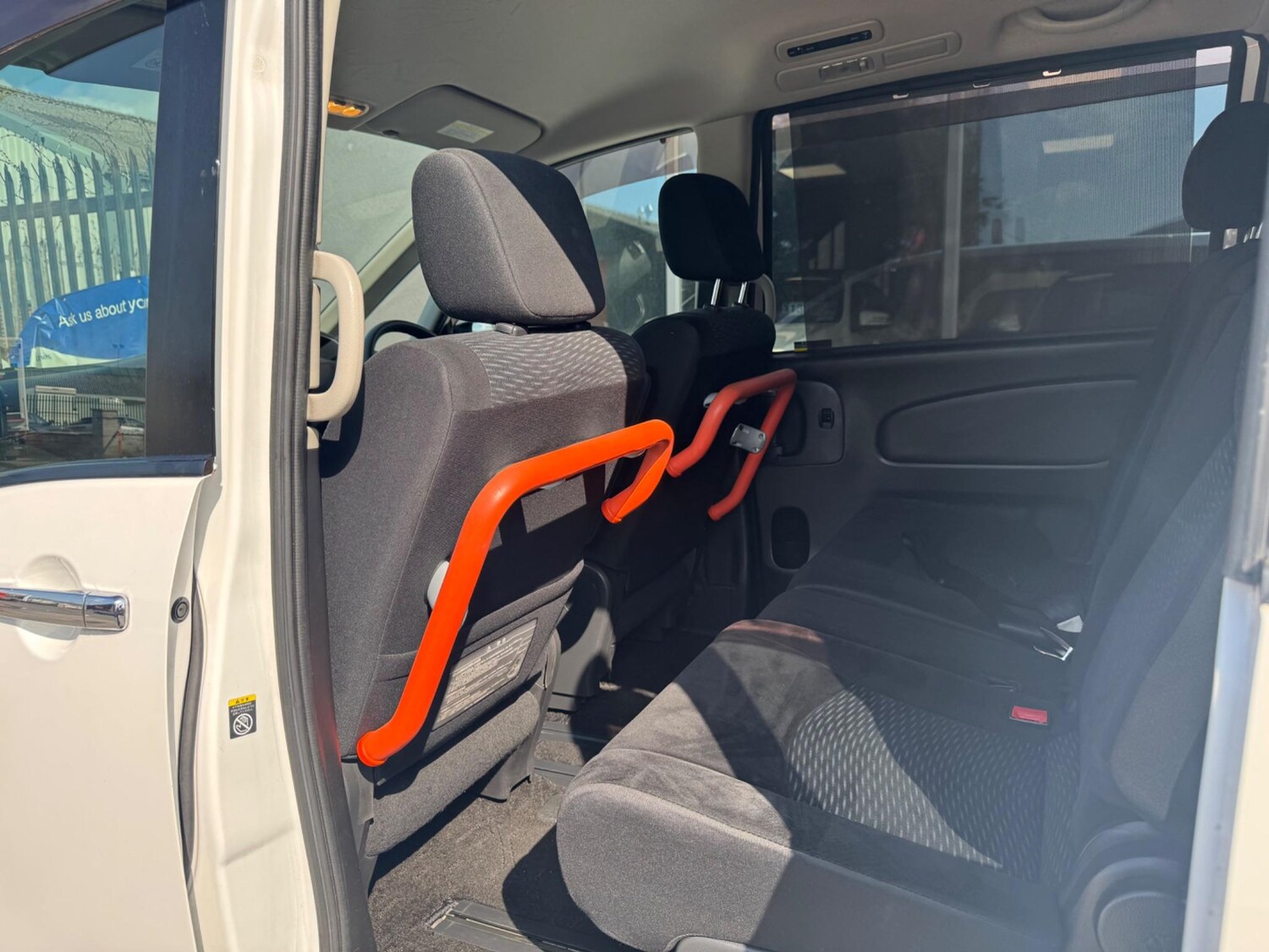 Used Nissan Serena for sale - 77683543: Photo 23