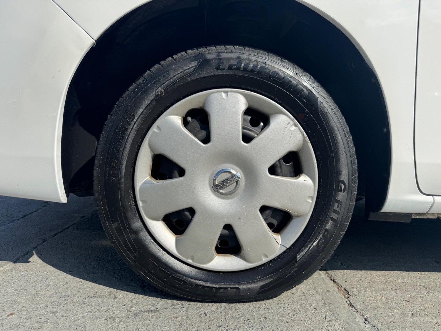 Used Nissan Serena for sale - 77683543: Photo 32