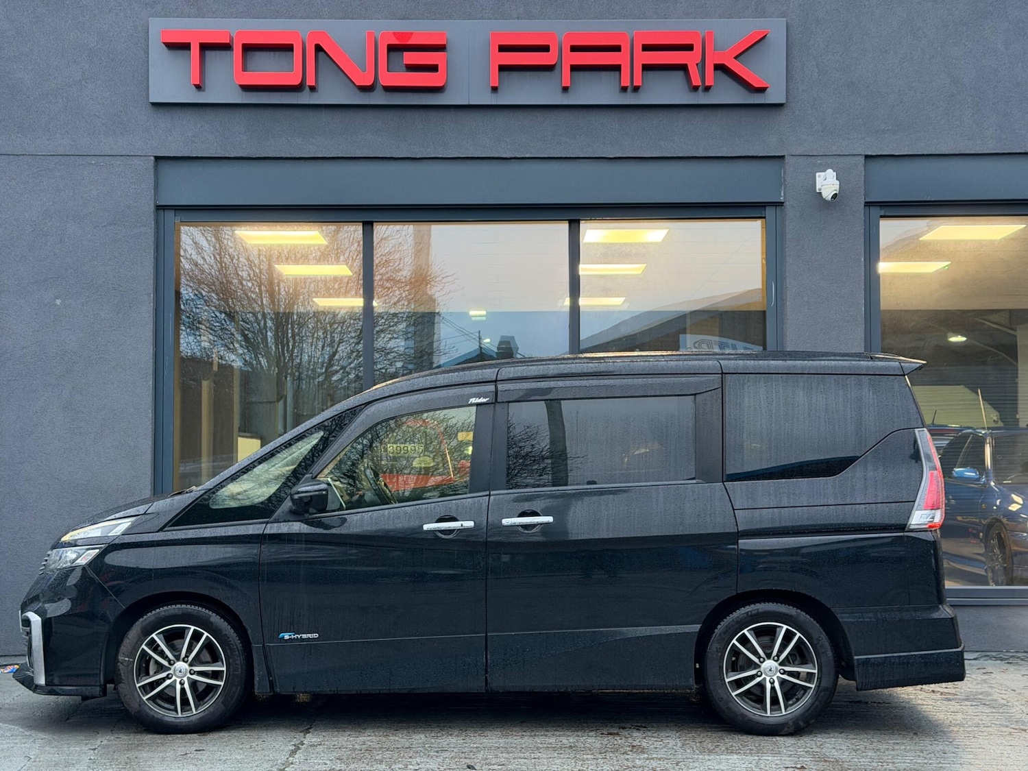 Used Nissan Serena for sale - 77646705: Photo 11