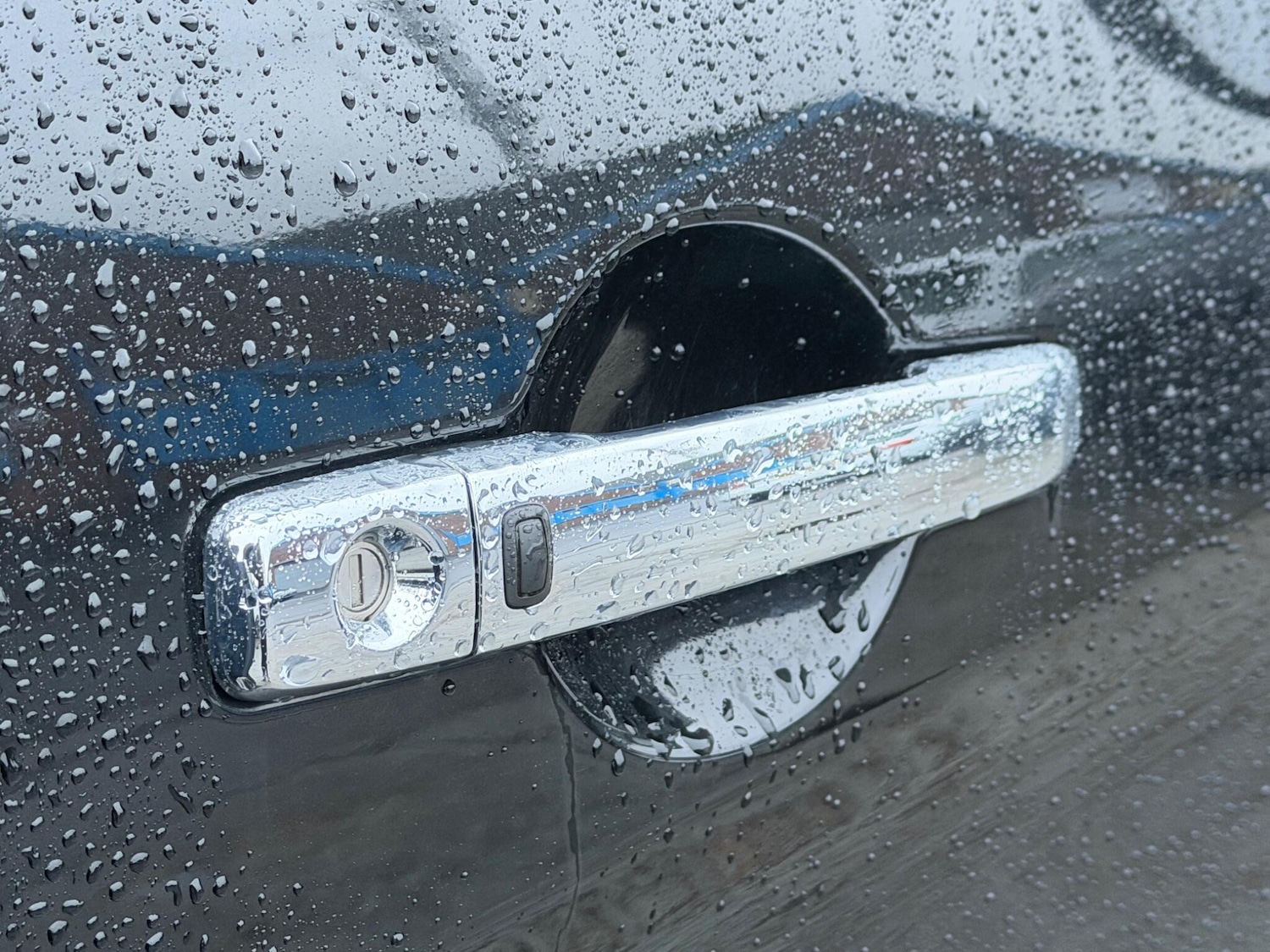 Used Nissan Serena for sale - 77646705: Photo 17