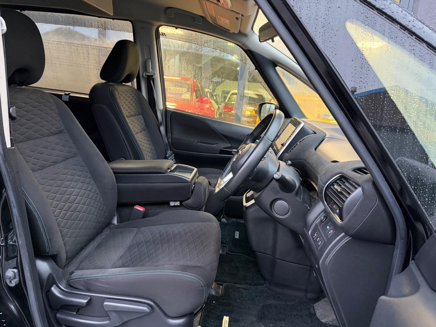 Used Nissan Serena for sale - 77646705: Photo 19