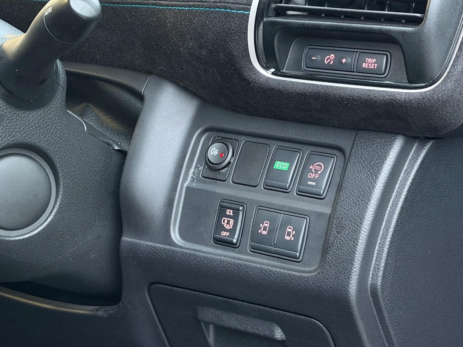 Used Nissan Serena for sale - 77646705: Photo 21