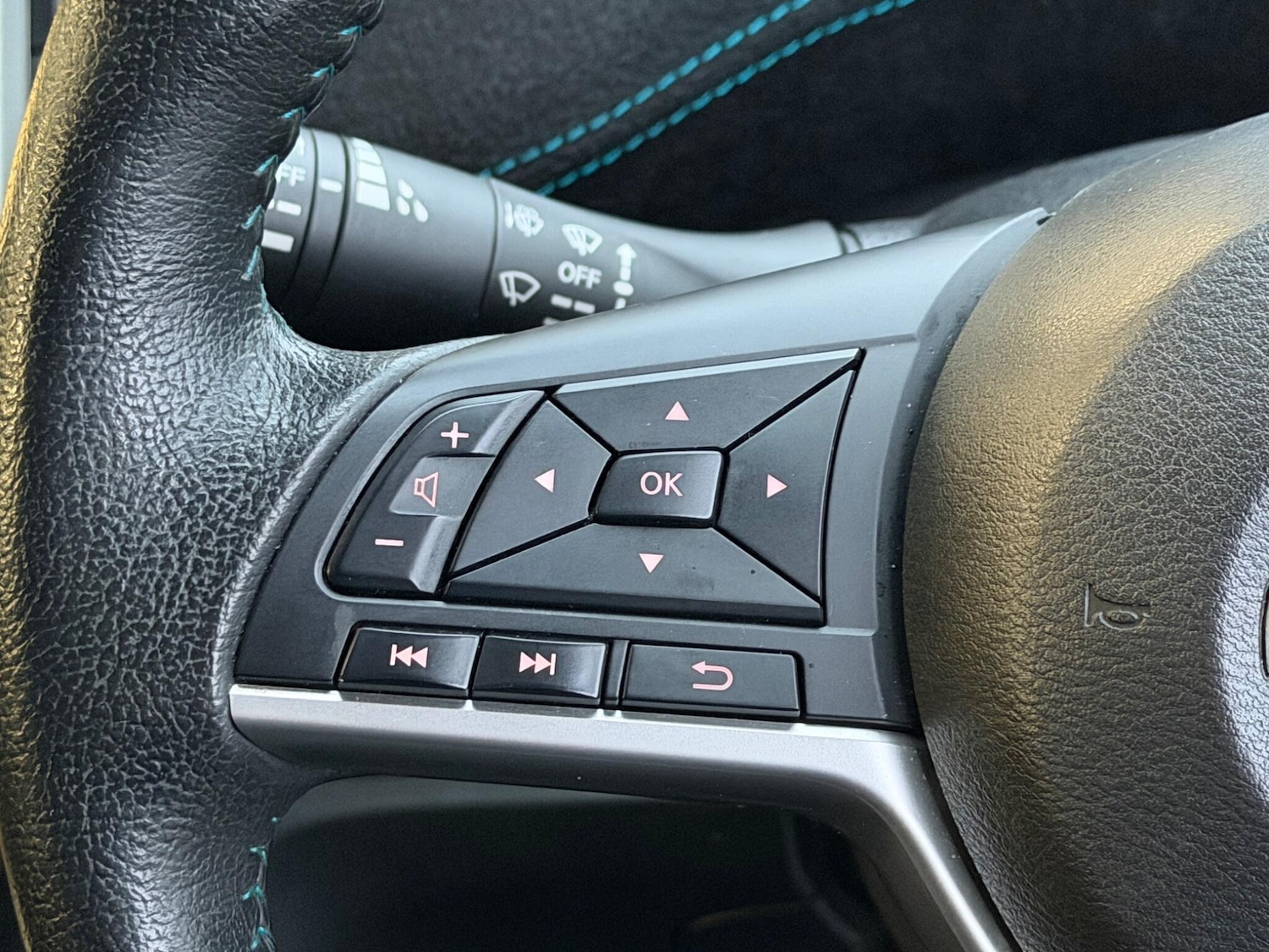 Used Nissan Serena for sale - 77646705: Photo 30