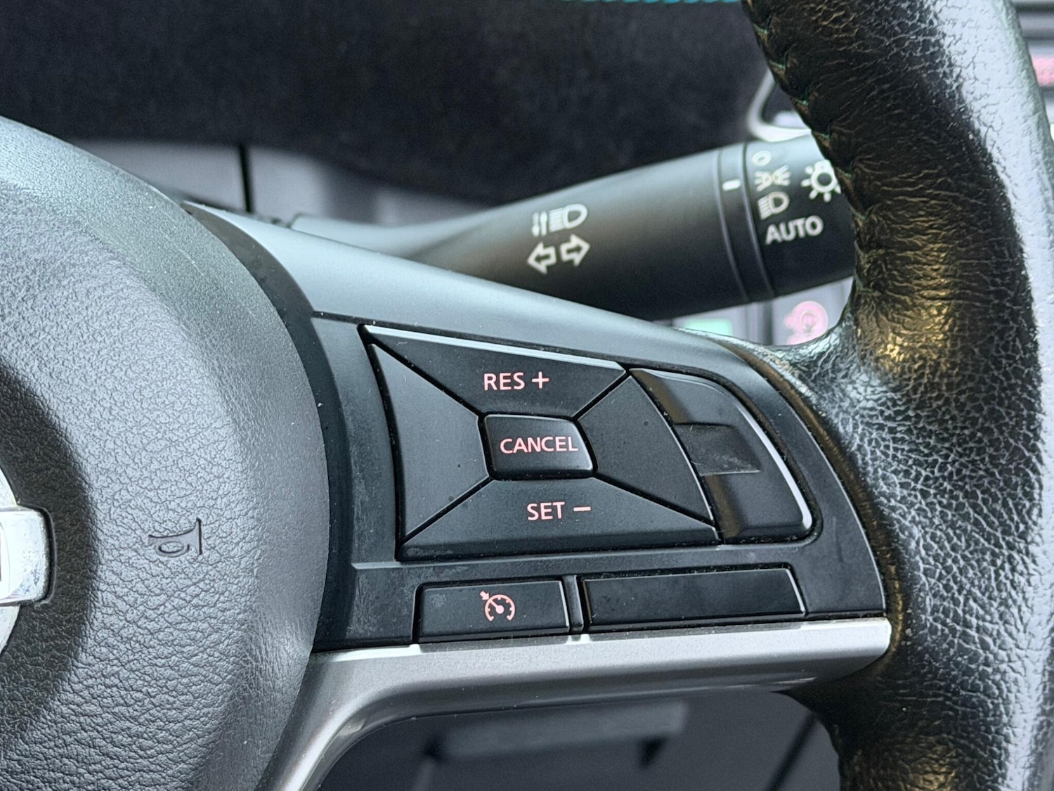 Used Nissan Serena for sale - 77646705: Photo 31