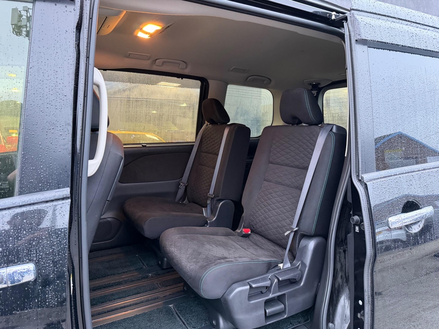 Used Nissan Serena for sale - 77646705: Photo 38