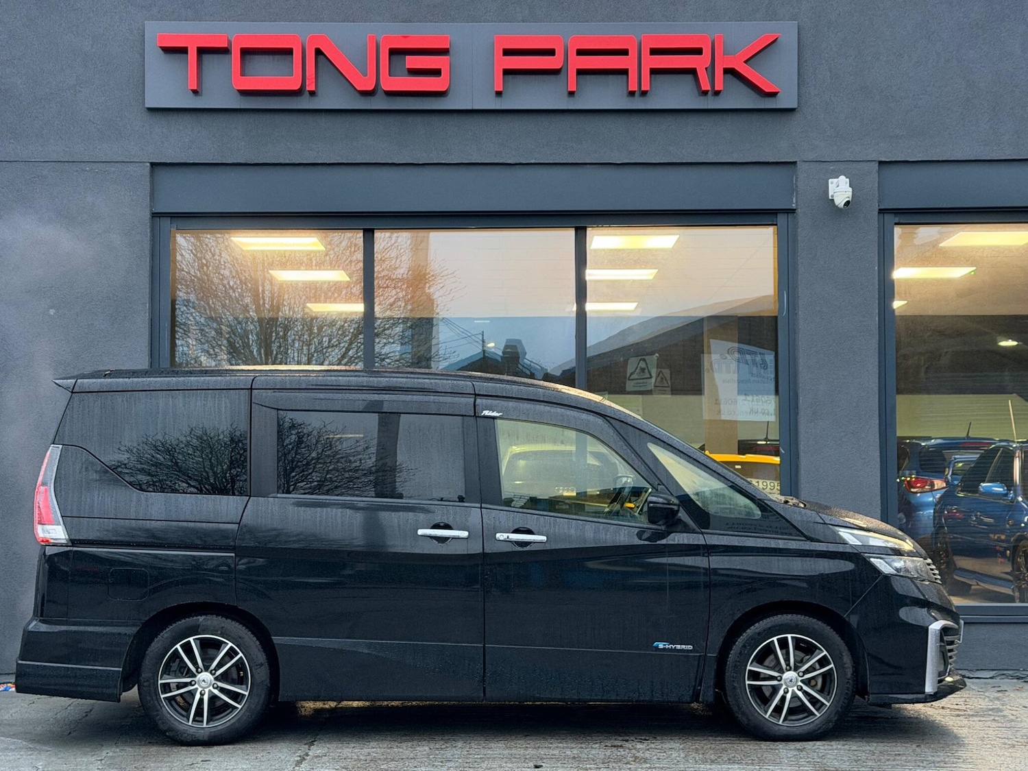 Used Nissan Serena for sale - 77646705: Photo 6