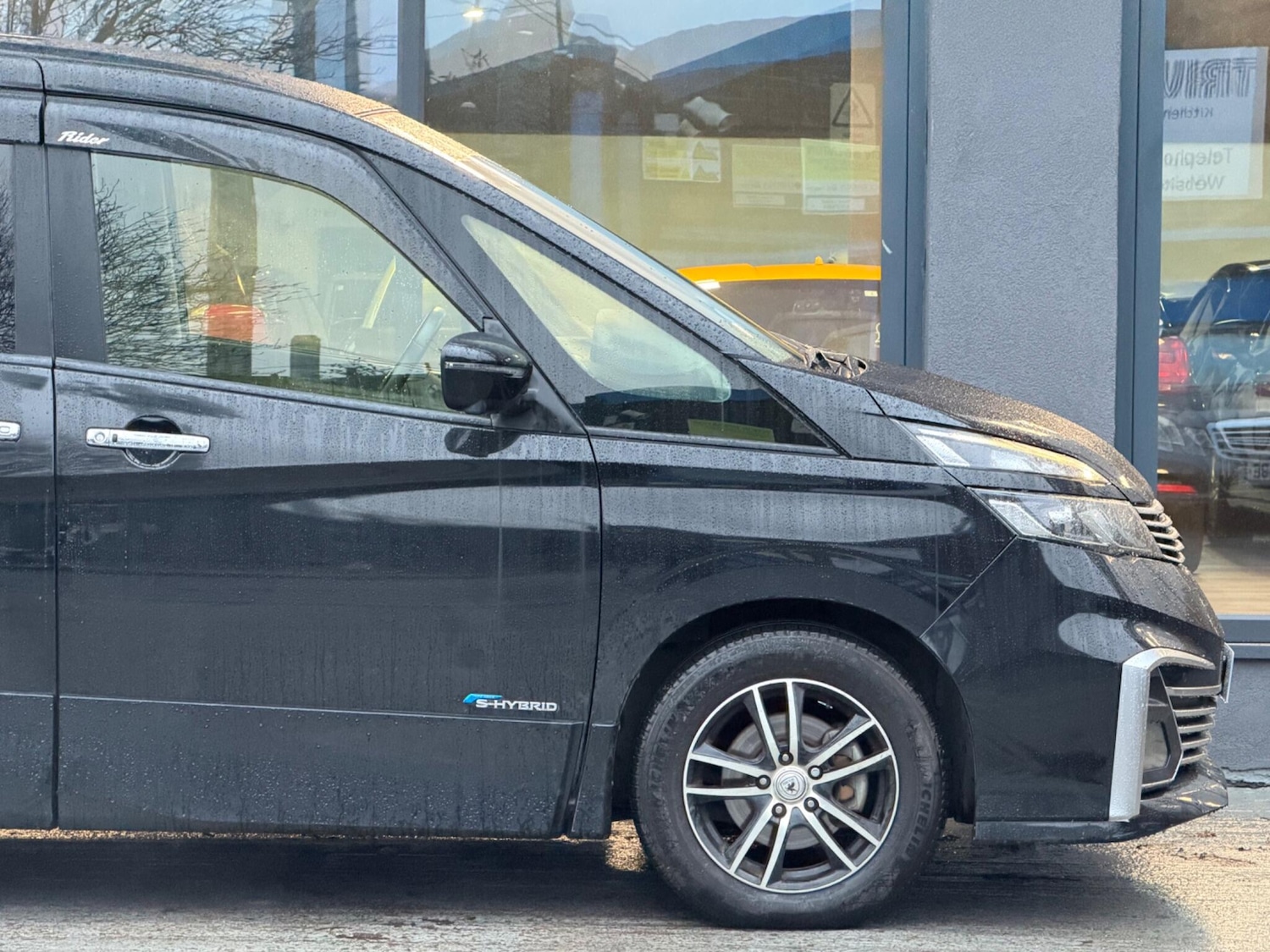 Used Nissan Serena for sale - 77646705: Photo 8