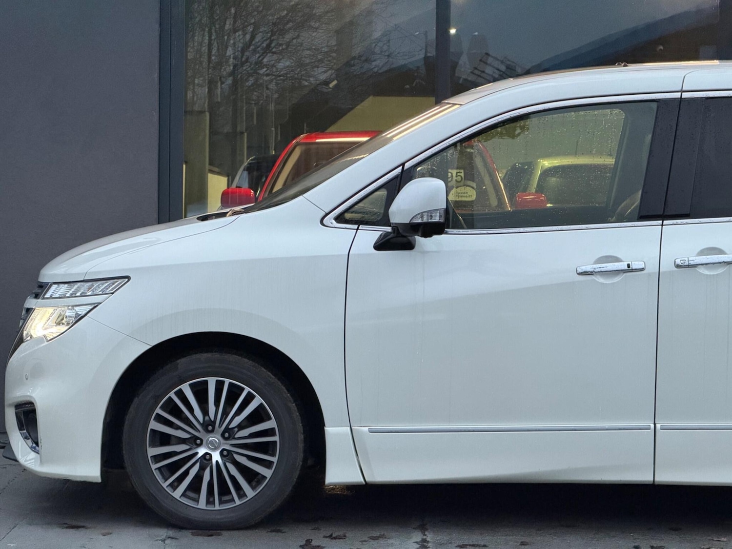 Used Nissan Elgrand for sale - 77386491: Photo 13