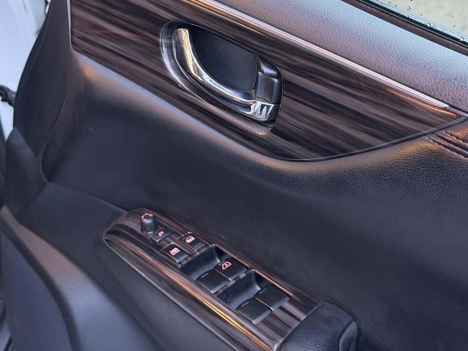 Used Nissan Elgrand for sale - 77386491: Photo 18