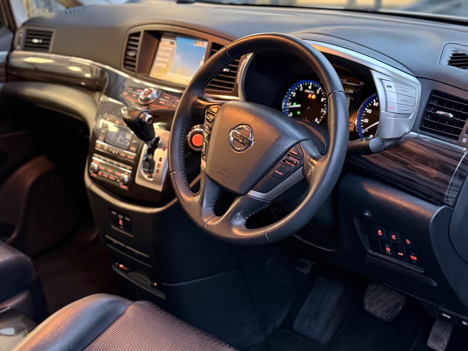 Used Nissan Elgrand for sale - 77386491: Photo 19