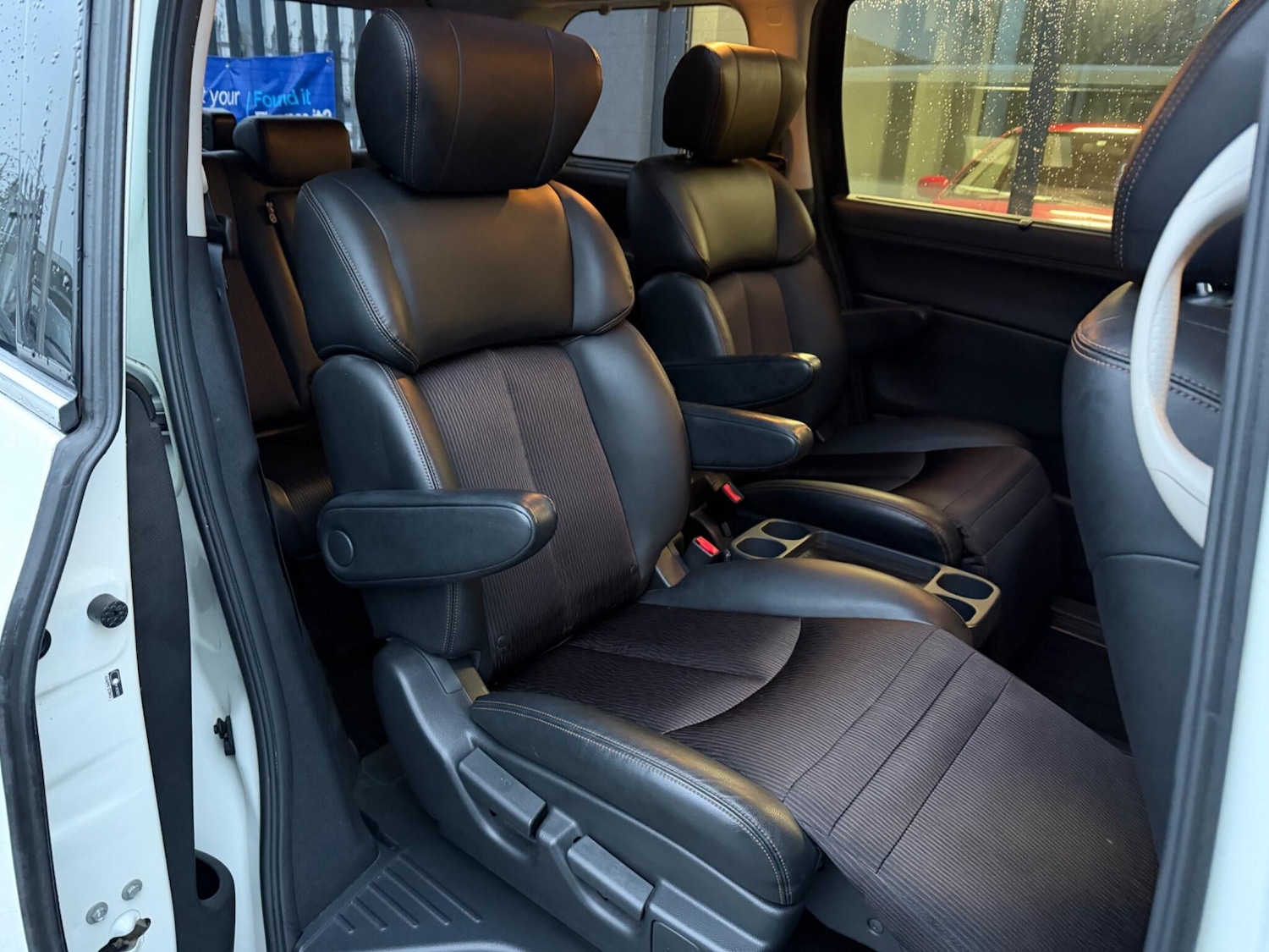 Used Nissan Elgrand for sale - 77386491: Photo 32