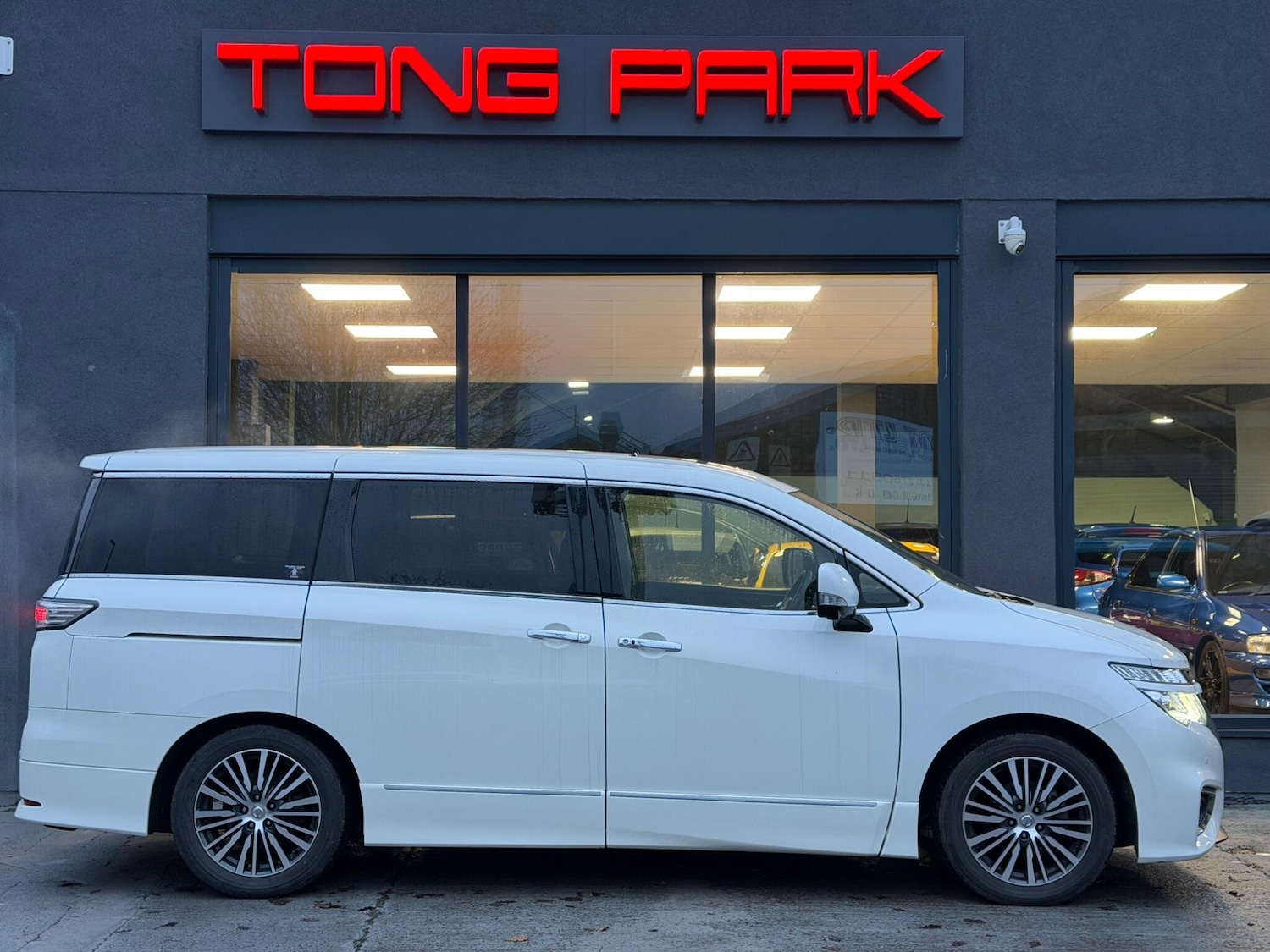 Used Nissan Elgrand for sale - 77386491: Photo 6