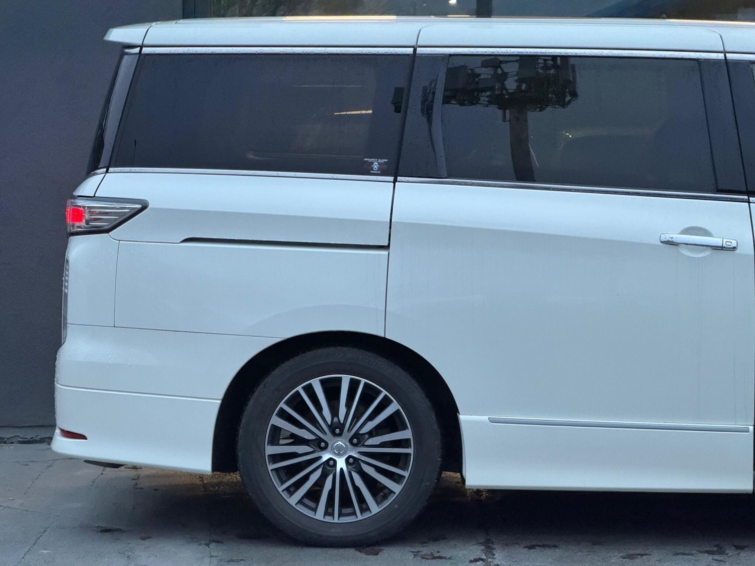 Used Nissan Elgrand for sale - 77386491: Photo 7