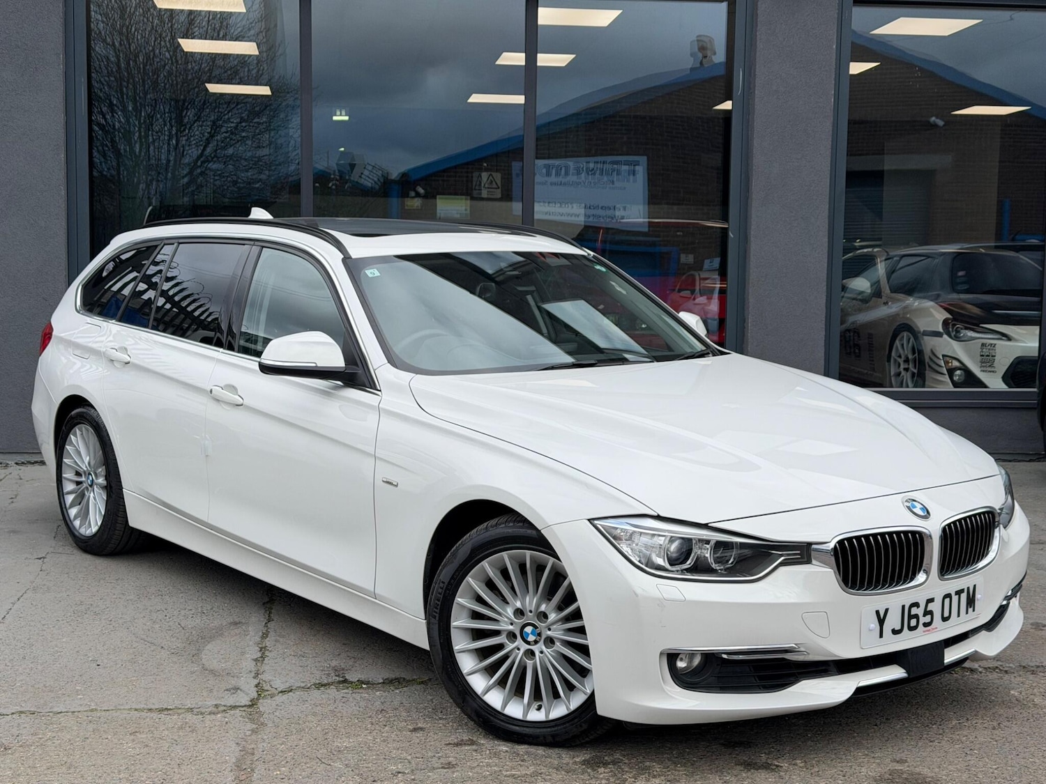 Used BMW 3 Series for sale - 77993455: Photo 2