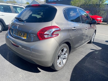 Used Peugeot 208 2015 for sale - 78301839: Photo