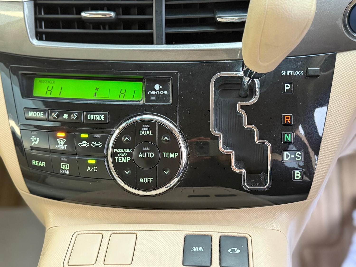 Used Toyota Estima for sale - 77704864: Photo 38