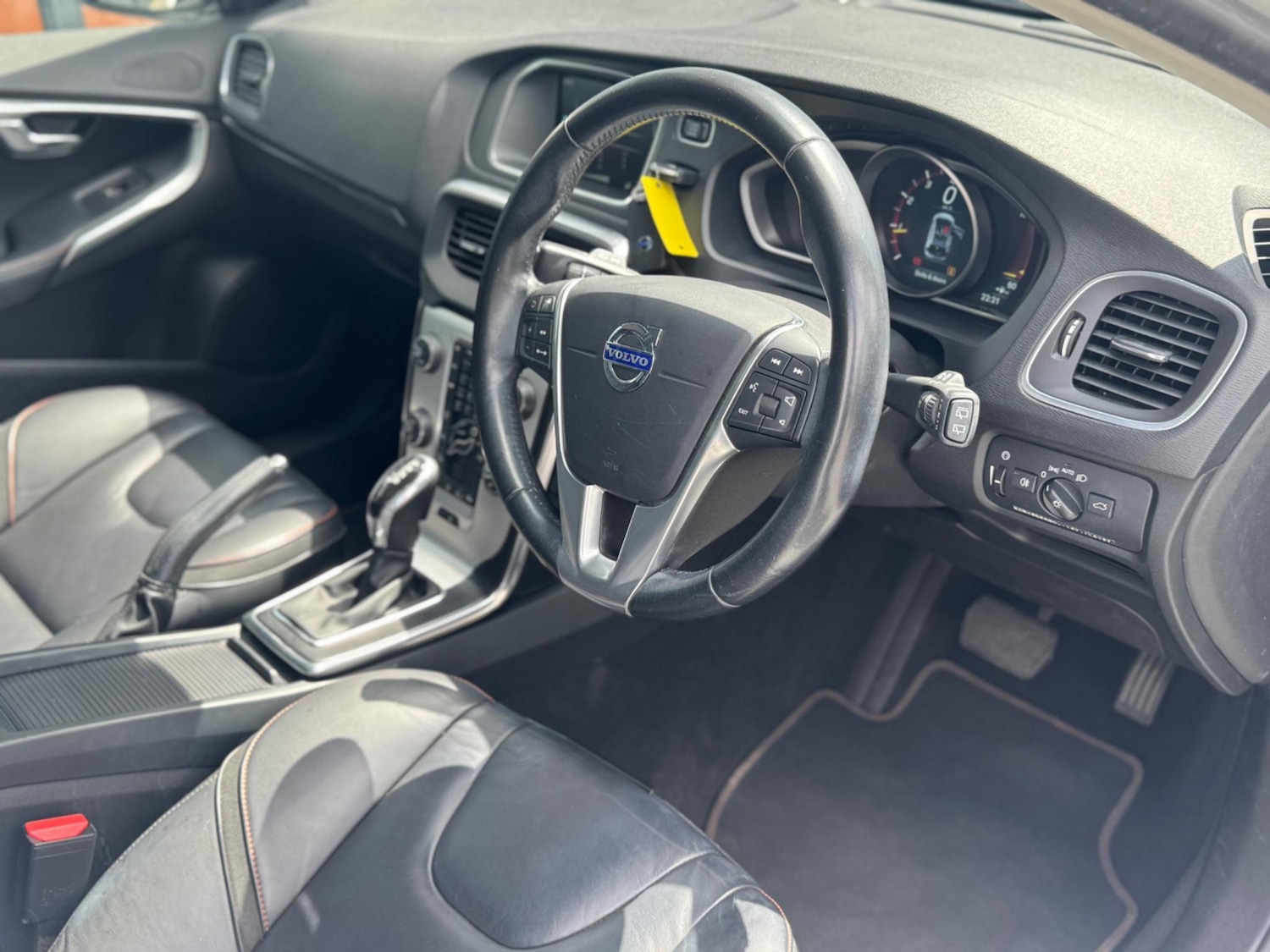 Used Volvo V40 for sale - 77238307: Photo 21