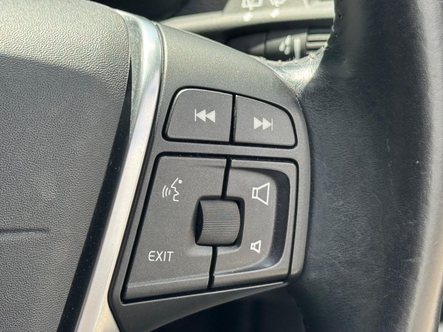 Used Volvo V40 for sale - 77238307: Photo 31