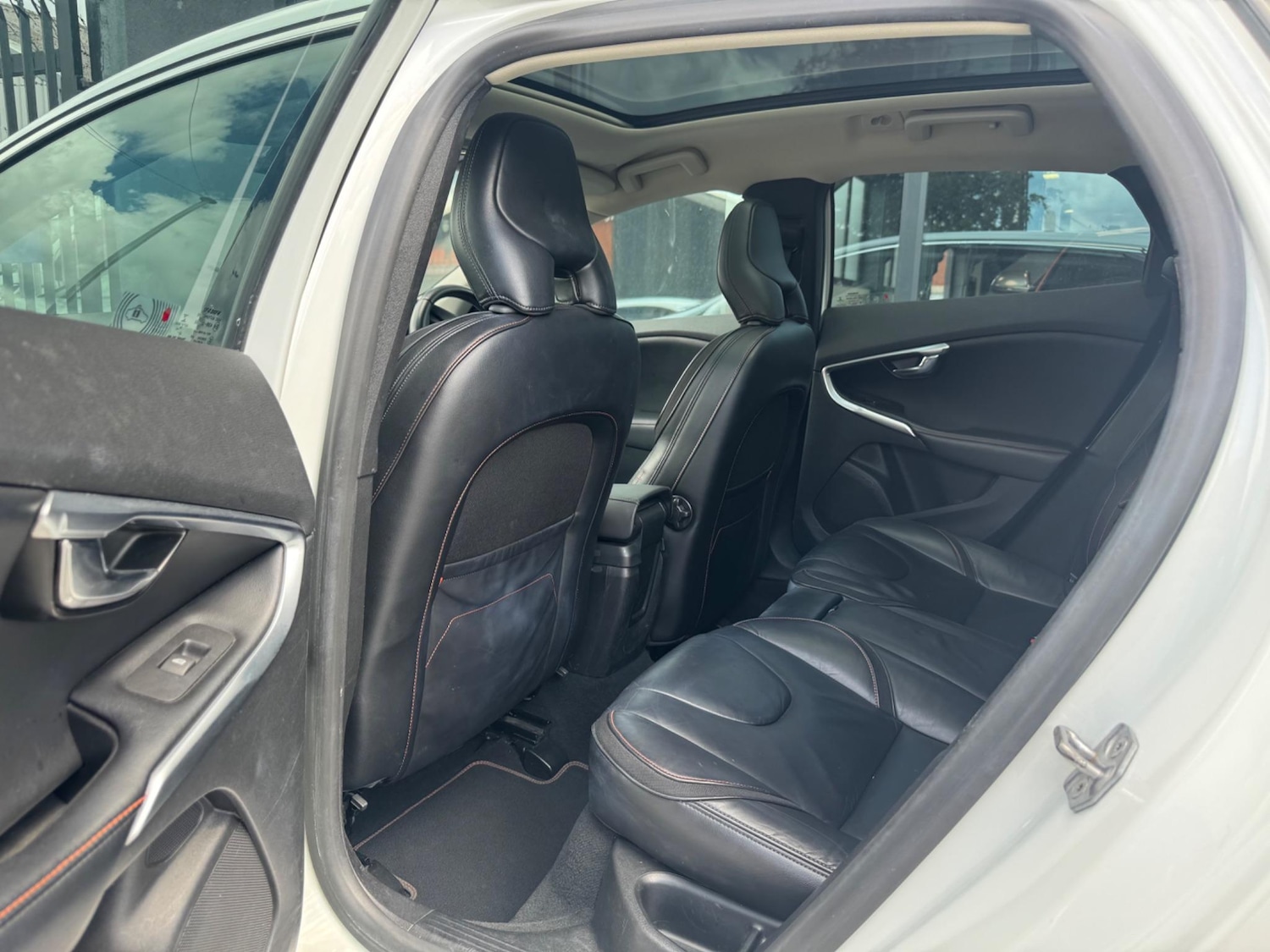 Used Volvo V40 for sale - 77238307: Photo 40