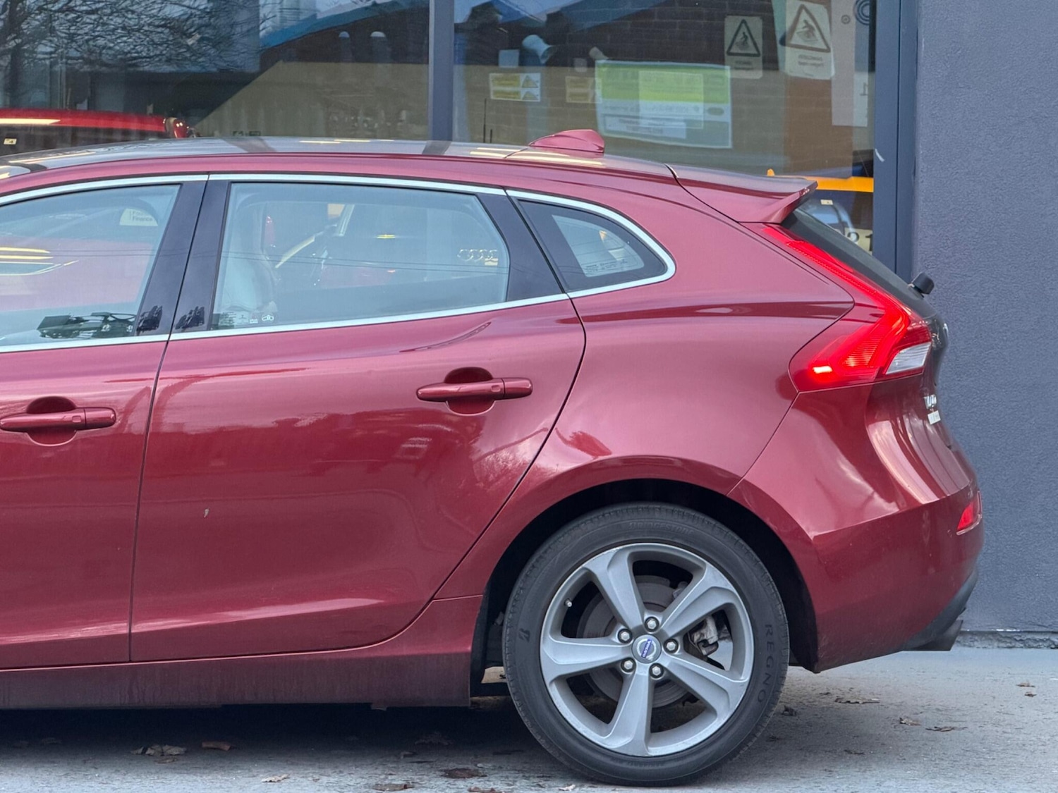 Used Volvo V40 for sale - 77315455: Photo 11