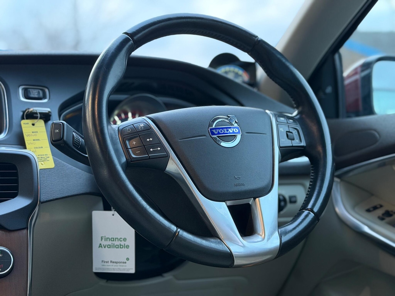 Used Volvo V40 for sale - 77315455: Photo 15