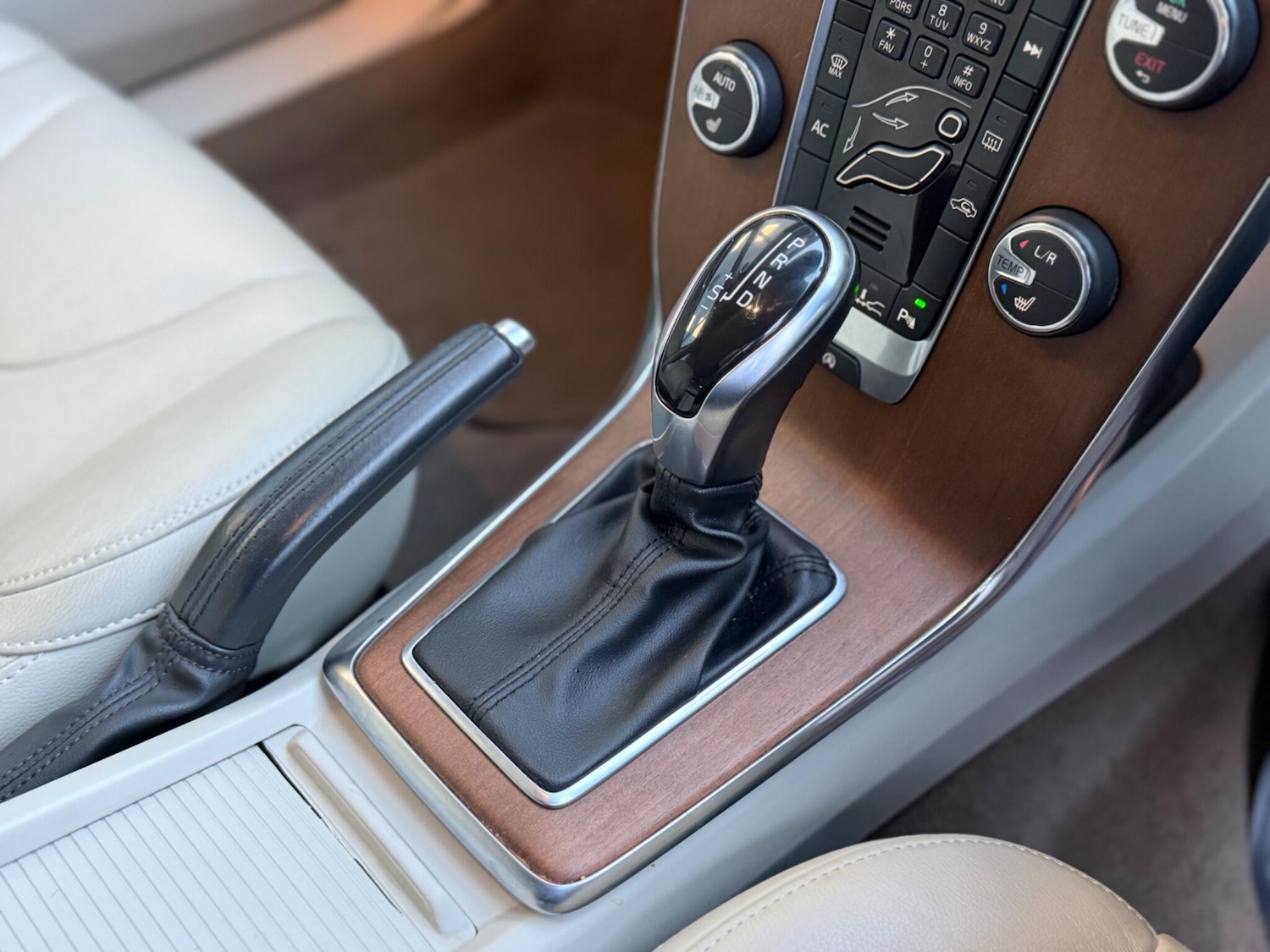 Used Volvo V40 for sale - 77315455: Photo 21