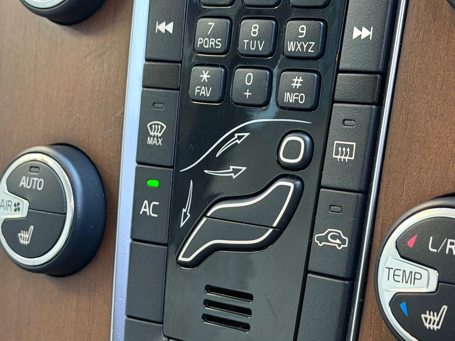 Used Volvo V40 for sale - 77315455: Photo 24