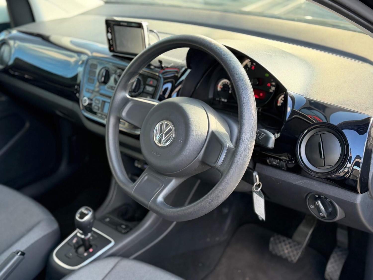 Used Volkswagen up! for sale - 78047345: Photo 17