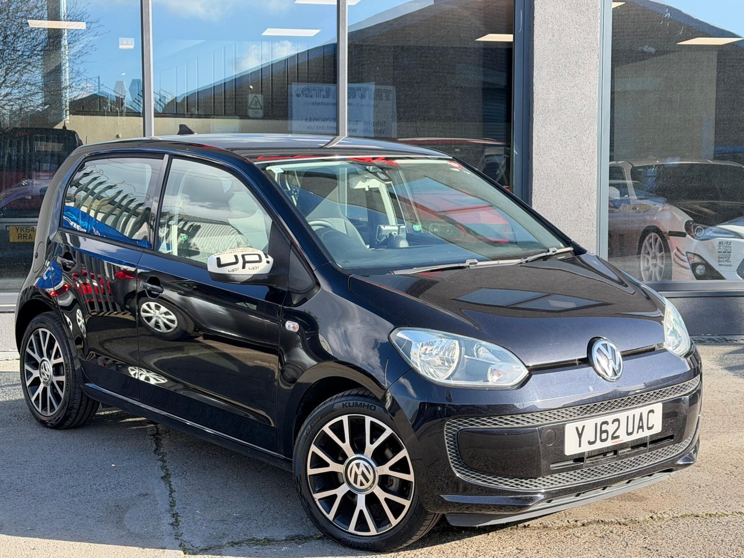 Used Volkswagen up! for sale - 78047345: Photo 2