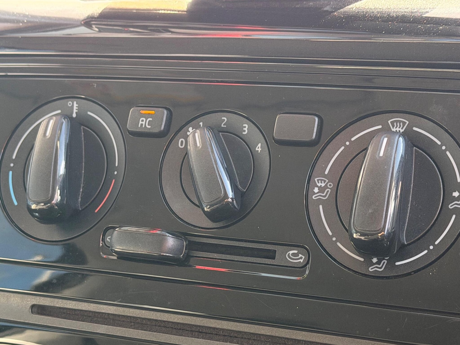 Used Volkswagen up! for sale - 78047345: Photo 22